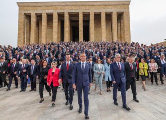 ÜLKEMİZİ AYDINLIK YARINLARA TAŞIYACAK BELEDİYE BAŞKANLARIMIZLA ANITKABİR’İ ZİYARET ETTİK