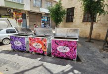 ÇÖP KONTEYNERLERİ’NE ÇİÇEK KAPLAMASI YAPILDI