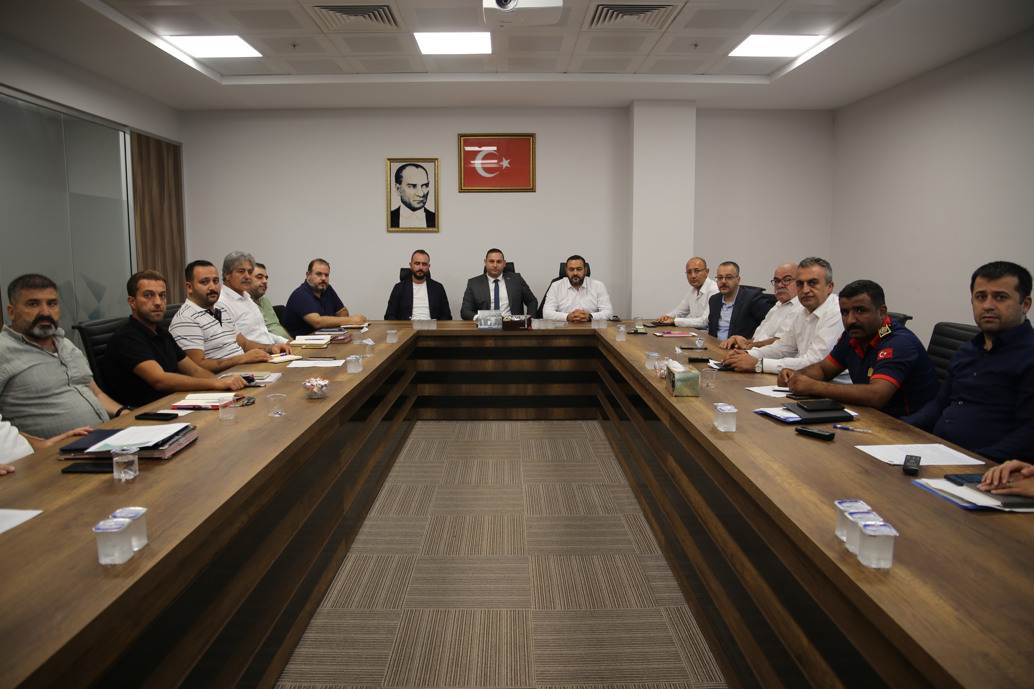 BAŞKAN BİLECEN BİRİM MÜDÜRLERİYLE BİR ARAYA GELDİ