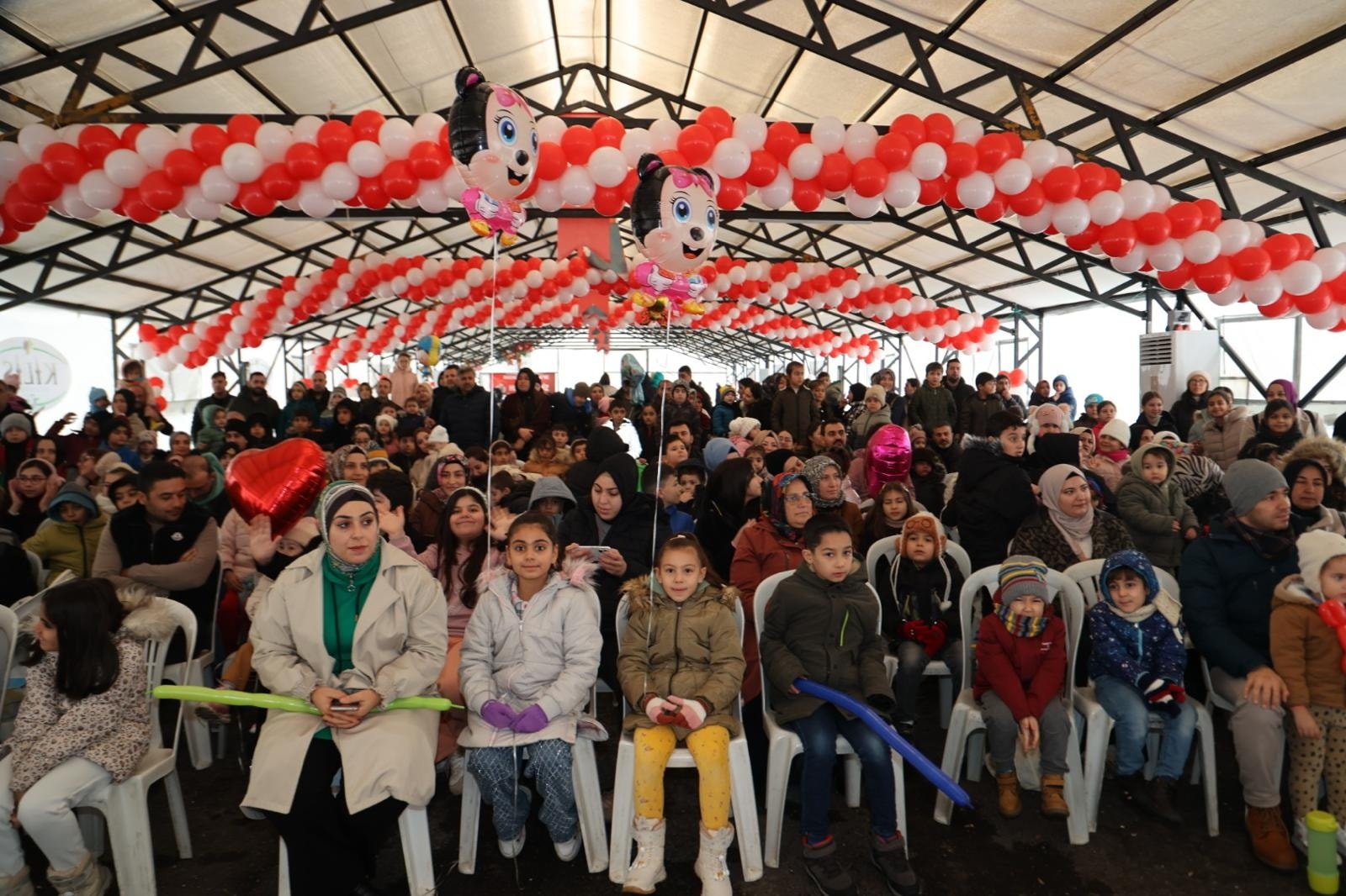 KARNE SEVİNCİ MADAGASKAR ÇOCUK SİRKİ İLE ŞENLENDİ