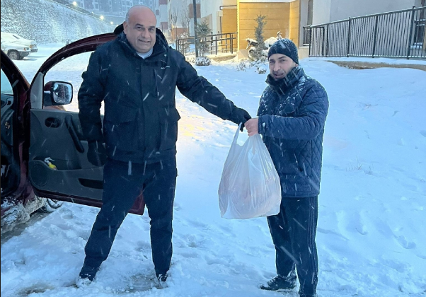 SOSYAL YARDIM EKİPLERİMİZDEN VATANDAŞLARIMIZA EKMEK DESTEĞİ