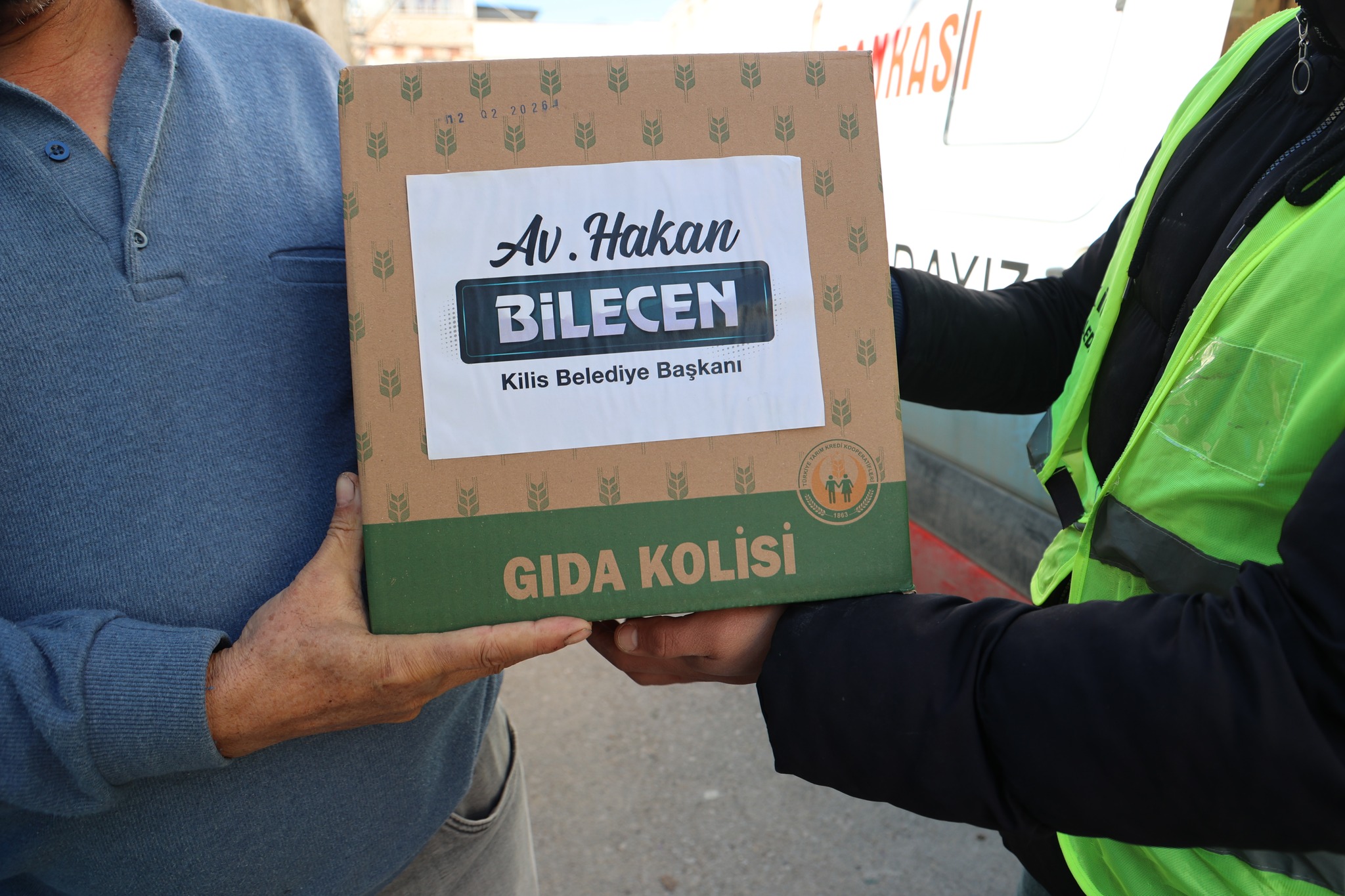 RAMAZAN’DA İHTİYAÇ SAHİBİ HANELERE GIDA KOLİSİ DESTEĞİ SÜRÜYOR