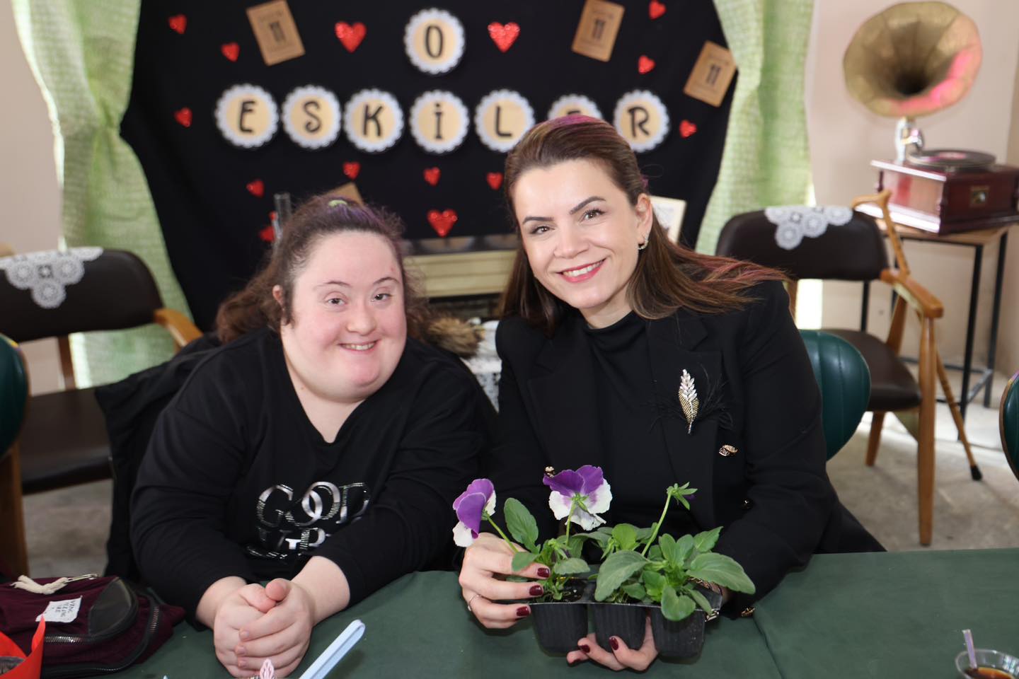 YAŞLILAR HAFTASI’NDA KUŞAKLAR BULUŞTU