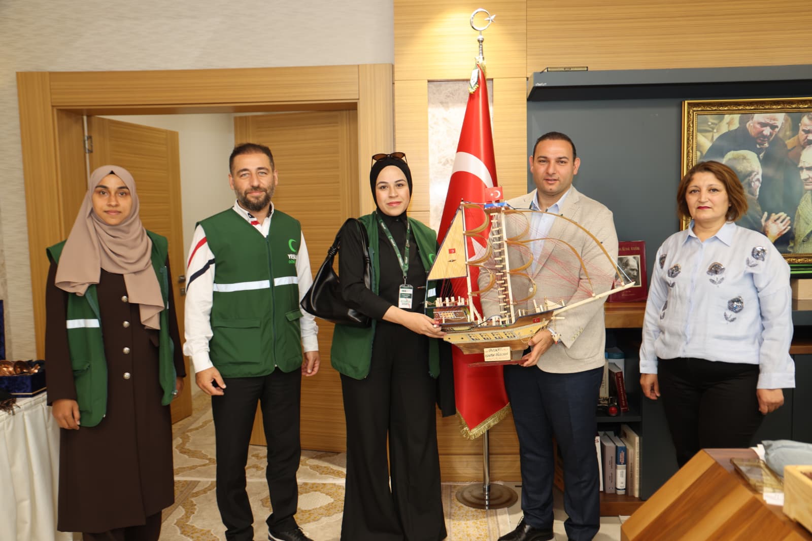 Kilis YEDAM Sosyal Hizmet Uzmanı Melek Deveci’den Başkanımız Av. Hakan Bilecen’e Ziyaret
