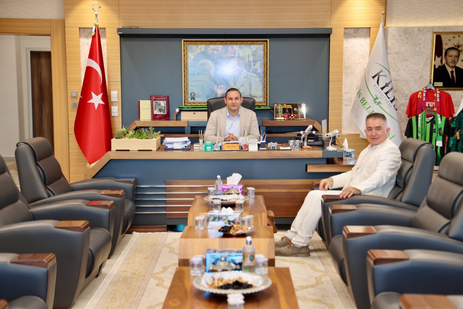 Musabeyli Noteri Ahmet Neşet Aytekin’den Av. Hakan Bilecen’e Ziyaret